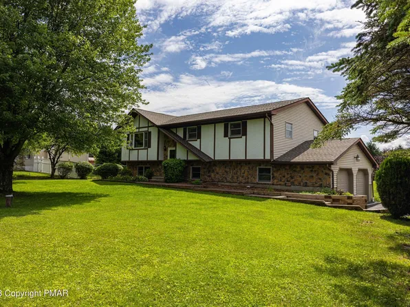 652 Greenview Dr, Stroudsburg, PA 18360