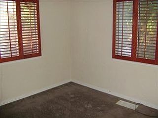 5th image of 2419 Parkdale Dr