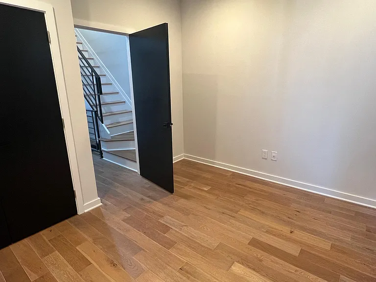 1333 S Dover St — Photo 15