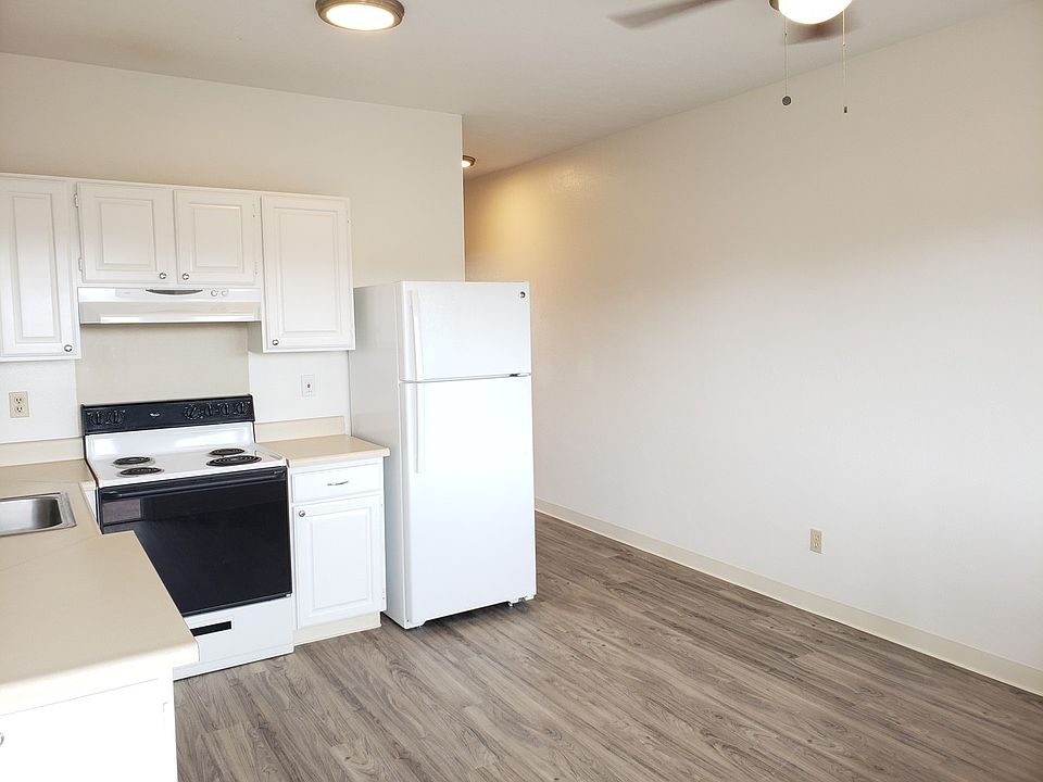 1st image of 2856 Winam Ave #204