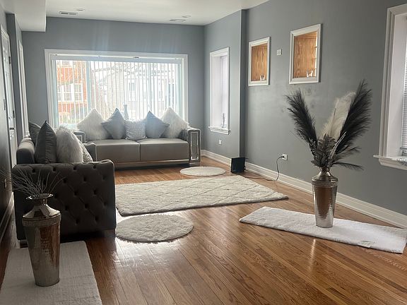 2nd image of 5124 W Henderson St #1