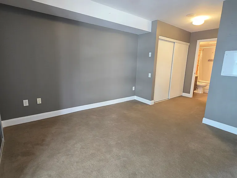 2191 Yonge St #2210 — Photo 13