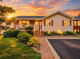 145 Elmwood Dr, Gananoque, ON K7G1P2