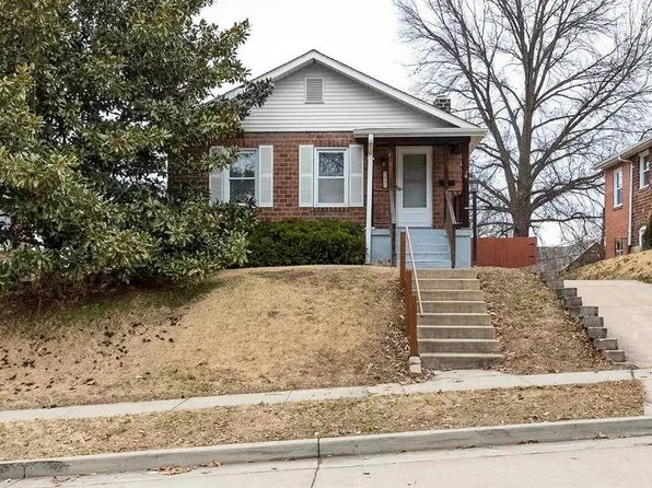 7447 Richmond Pl, Saint Louis, MO 63143