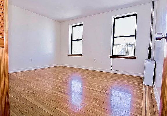 3rd image of 183 Pinehurst Ave APT 56