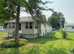 125 1st St, Carbon Cliff, IL 61239