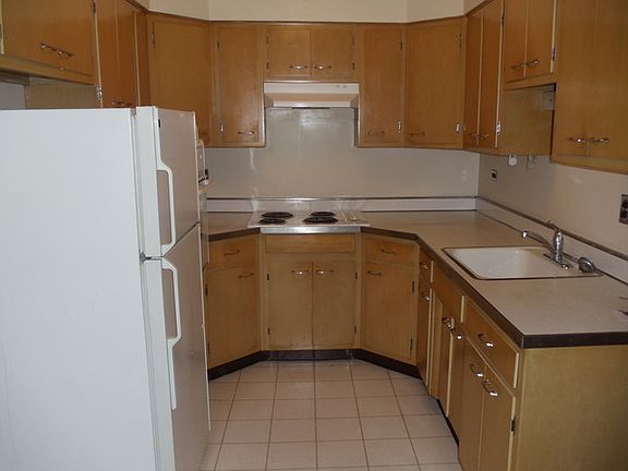 5th image of 1606 N 74th Ct APT 8