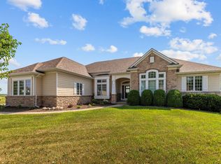 581 Royal Saint Pats Dr, Wrightstown, WI 54180