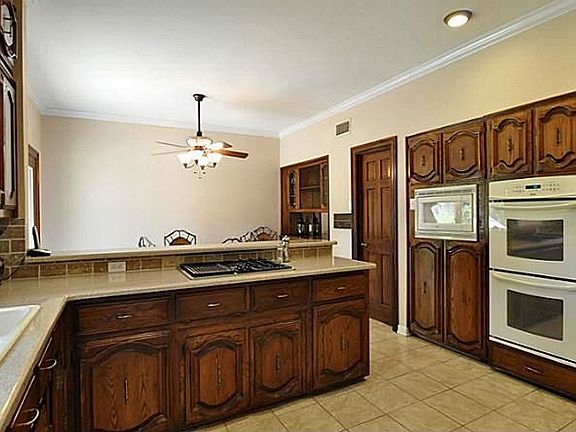 5th image of 9112 Stone Creek Pl