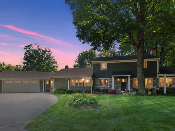 2900 Halstead Ln, Mound, MN 55364