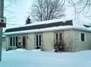 2326 S Meadowview Ln, Appleton, WI 54915