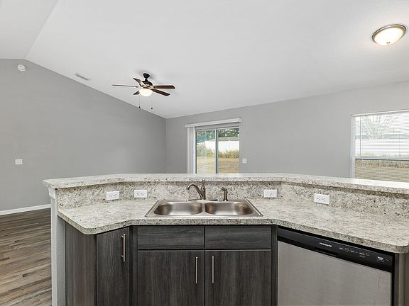5th image of 85 Dogwood Cir