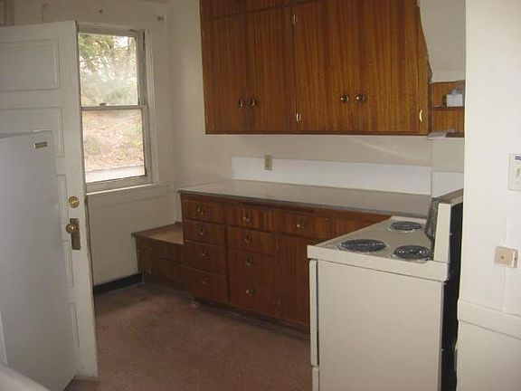 2nd image of 1907 W 7th Ave APT C