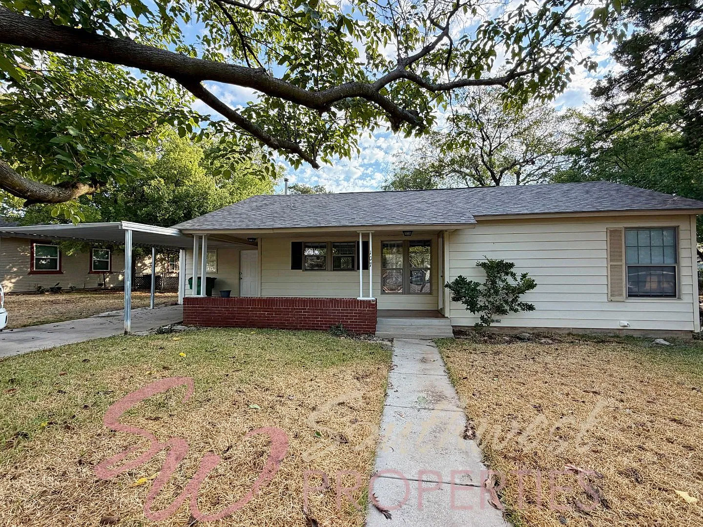 3 bed, 1.0 bath, 1253 sqft, $1,800 — Photo 2