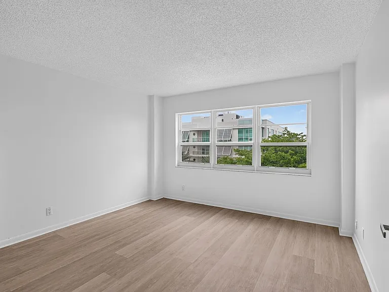 340 Sunset Dr #501 — Photo 18