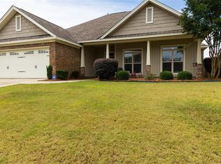 408 Windridge Dr, Deatsville, AL 36022