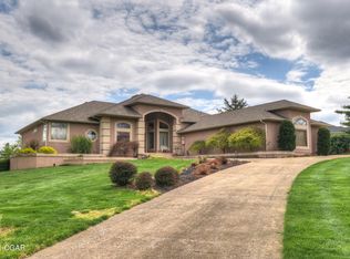 1308 Ashley Dr, Carthage, MO 64836