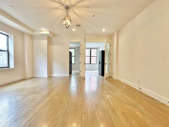 5th image of 1582 Prospect Pl #3R