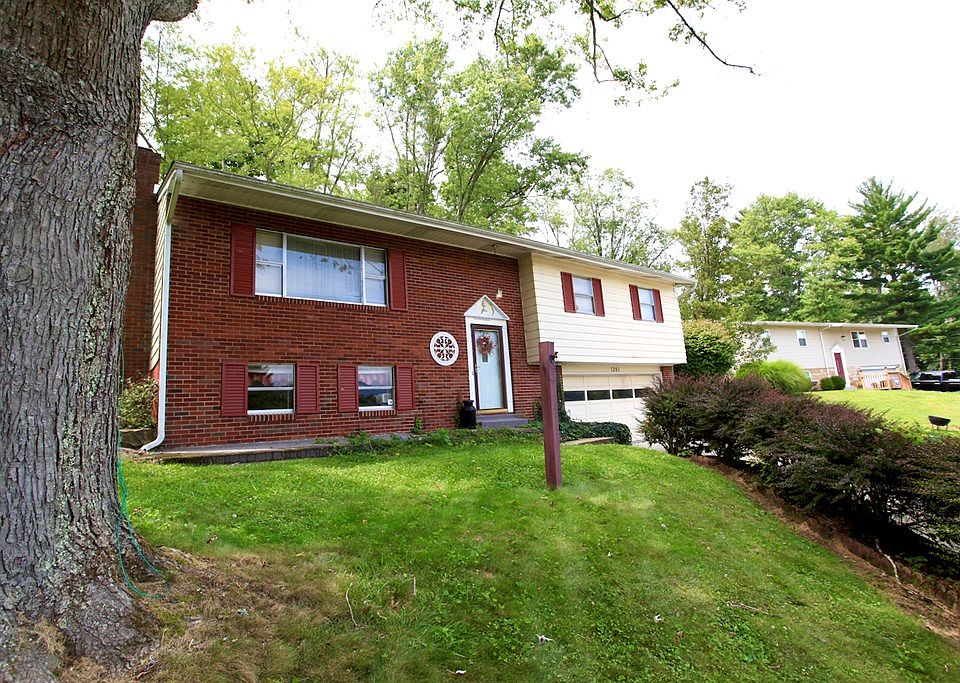 2nd image of 1261 Dolphin St