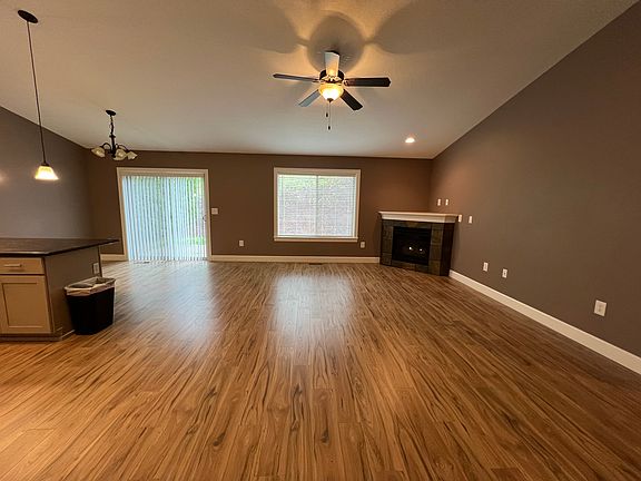 4th image of 6933 Owl Dr SE