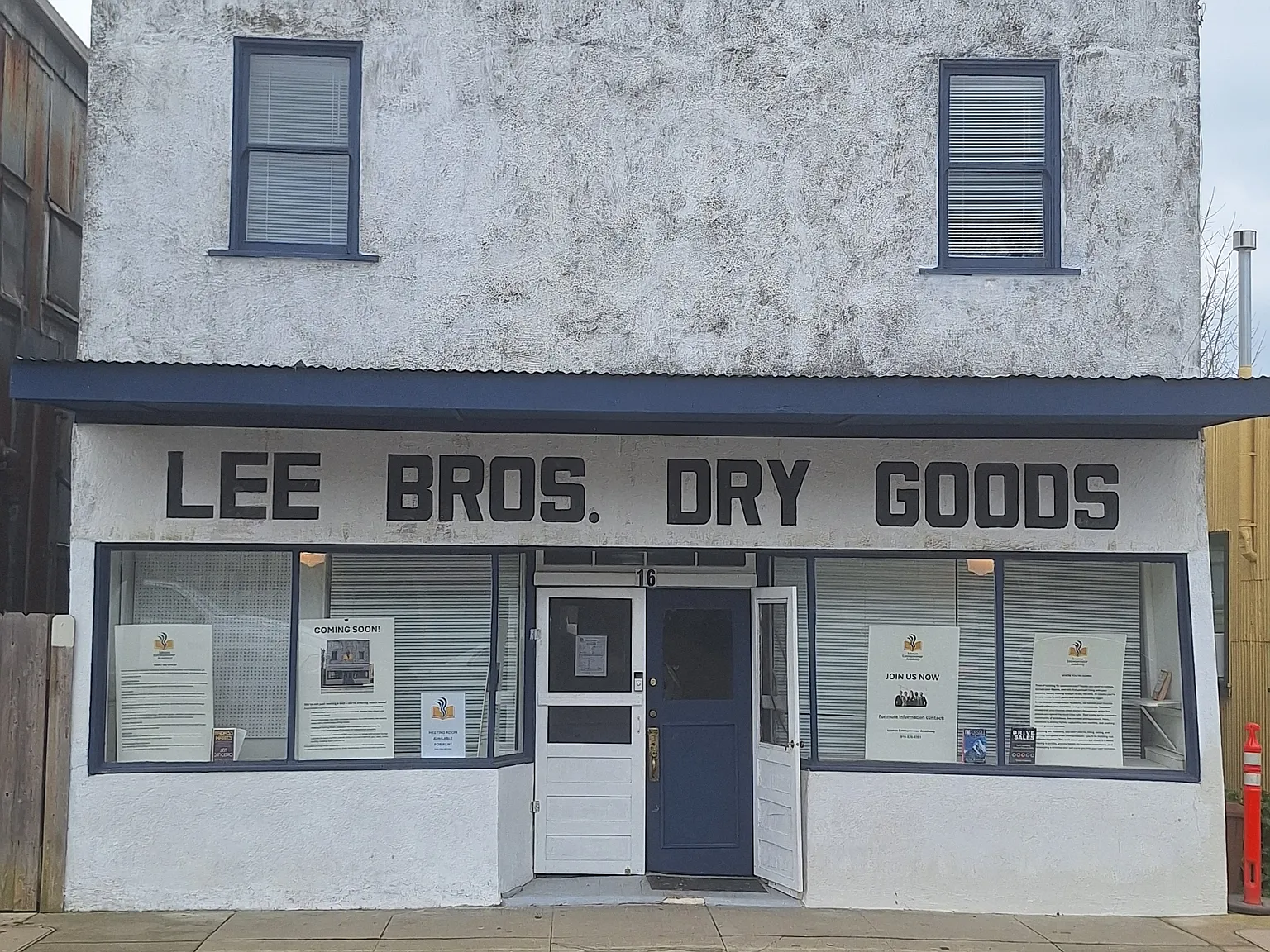 16 Main St — Photo 1