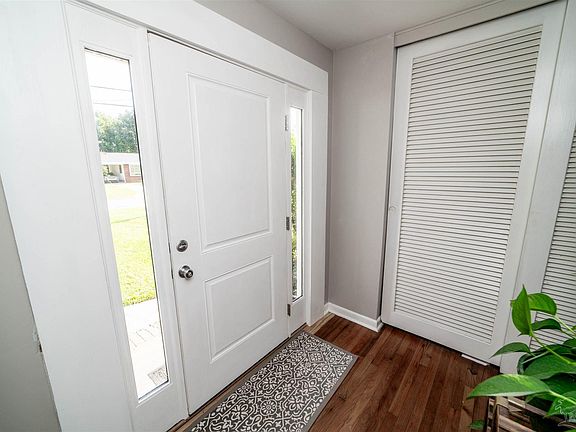 4th image of 3701 Forest Glen Dr