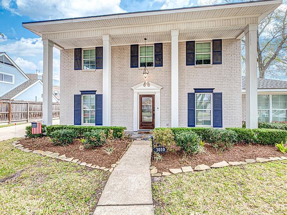 3rd image of 3010 Riata Ln