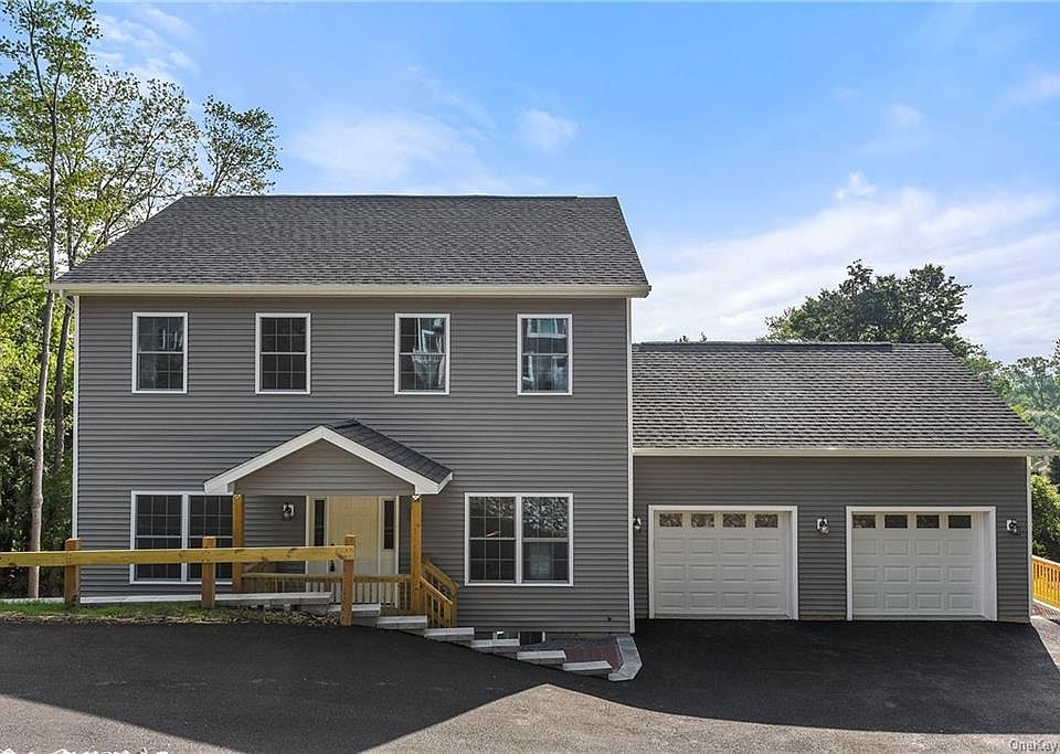 1st image of 2052 Allan Ave