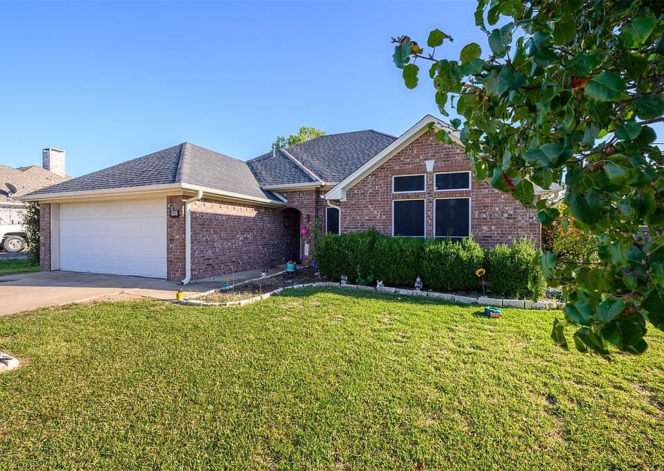 1st image of 203 White Wing Dr