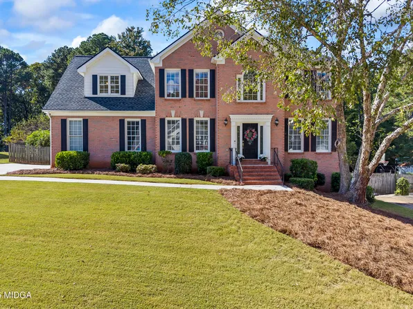 1845 Lisa Springs Dr, Snellville, GA 30078