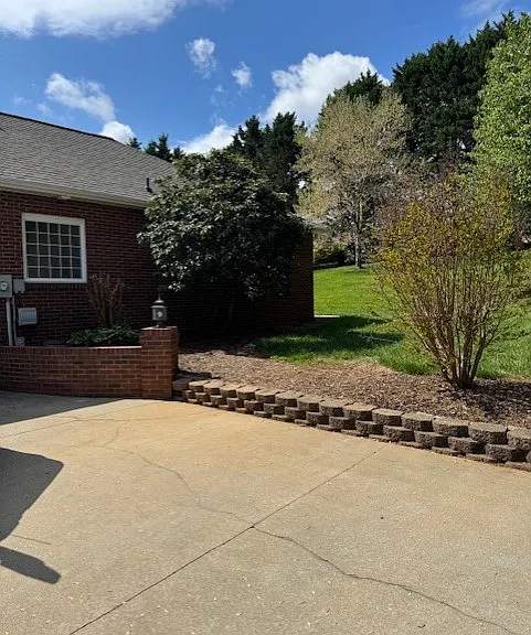 186 Chesterfield Dr — Photo 3