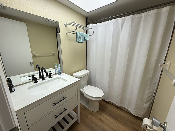 4th image of 5707 Foxlake Dr APT 8