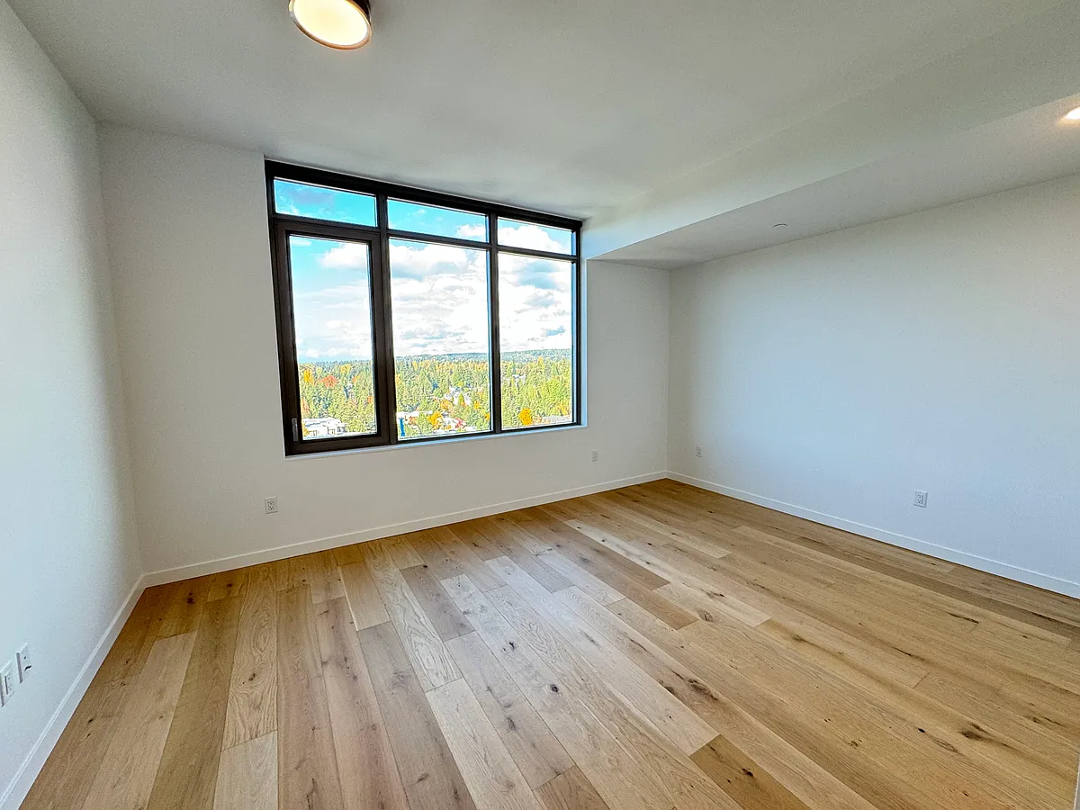 Building Photo - 10232 NE 10th St #1205