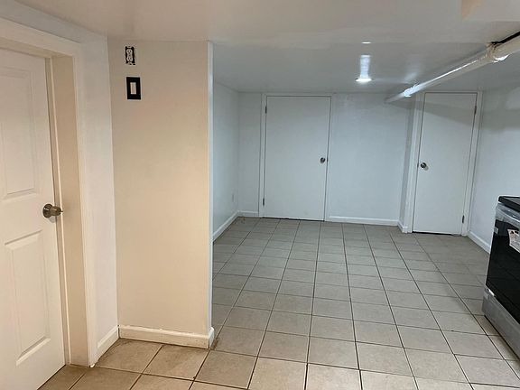 5th image of 30 Underhill Ave