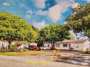 734-736 NW 1st Ct, Hallandale, FL 33009