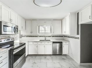 224 Maddox St, Clute, TX 77531