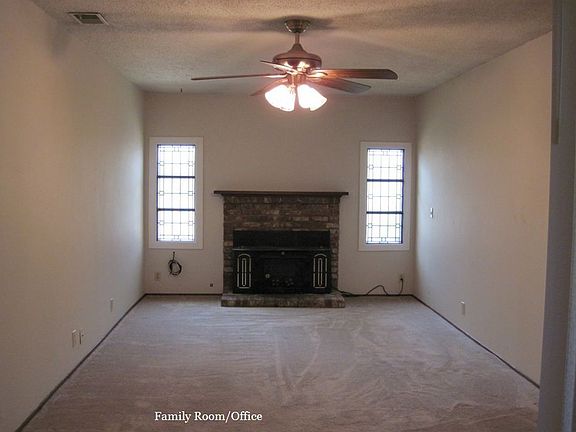 3rd image of 3615 Jenny Lind Ave