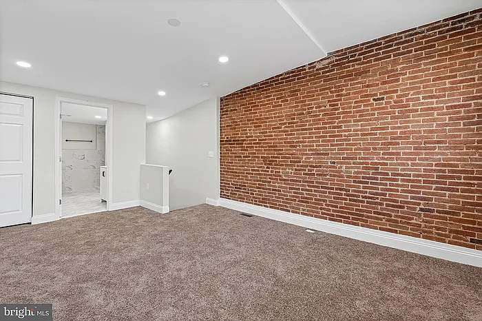 900 Bennett Pl — Photo 11