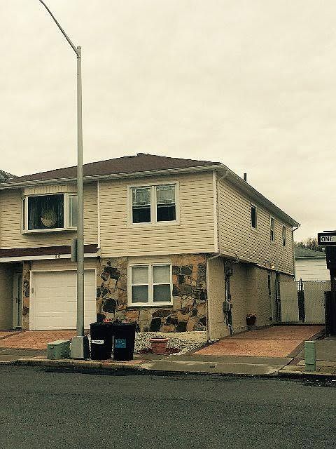 1st image of 30 Dogwood Dr