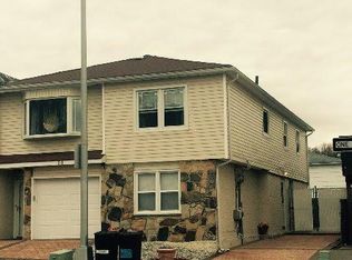 30 Dogwood Dr, Staten Island, NY 10312