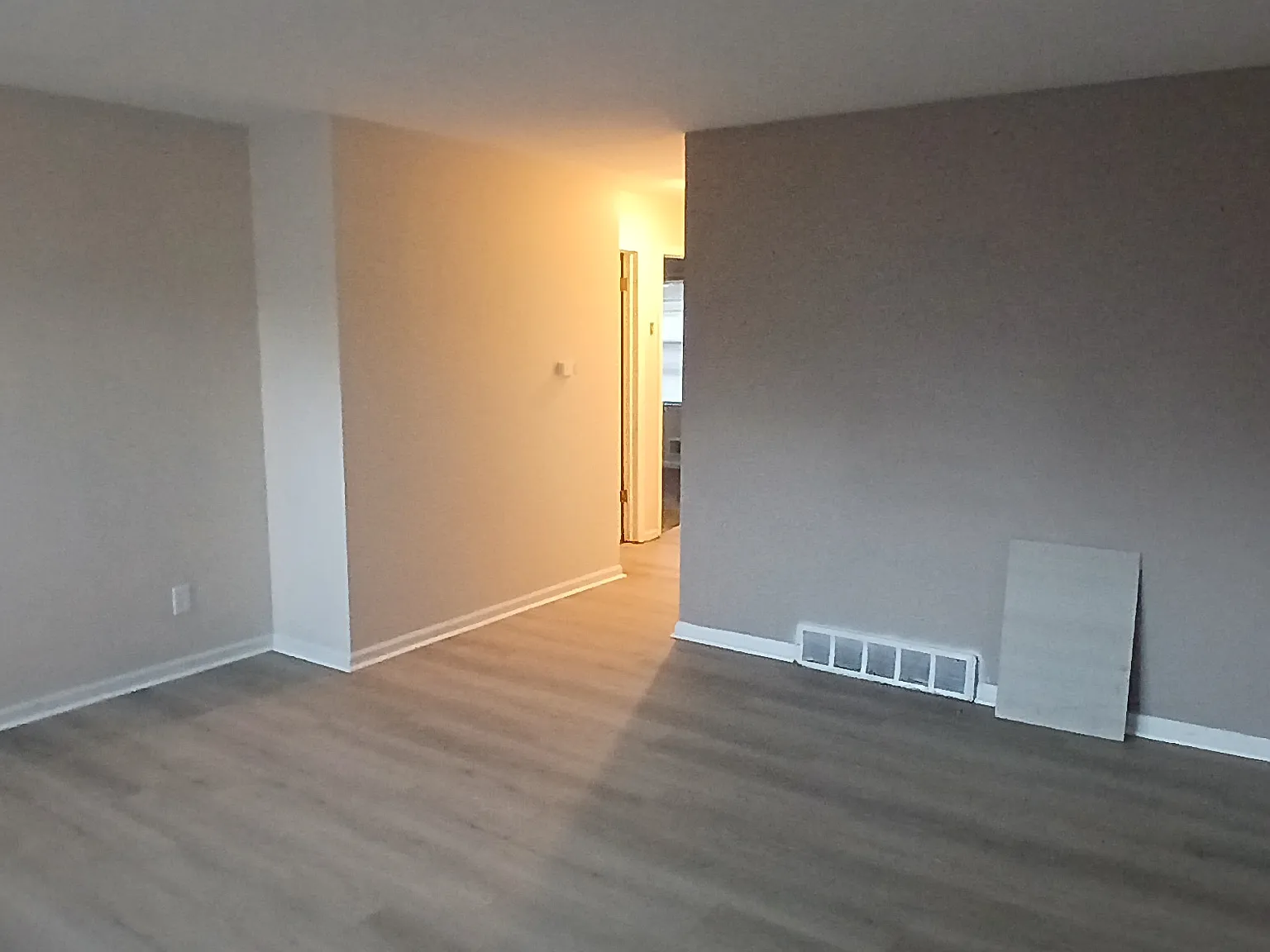3 bed, $950 — Photo 2