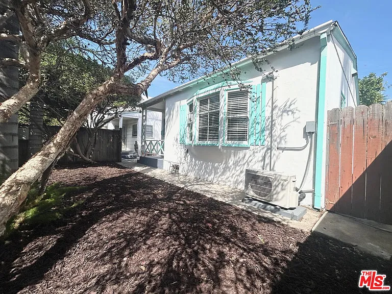 940 Milwood Ave — Photo 2