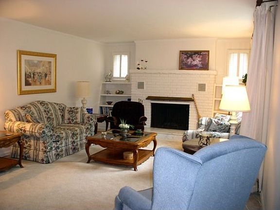 2nd image of 4610 Sunnydale Blvd