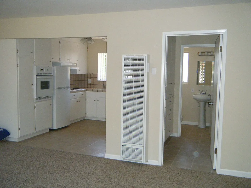 260 Mariposa Ave