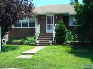 12 Jackson Ave, South Hackensack, NJ 07606