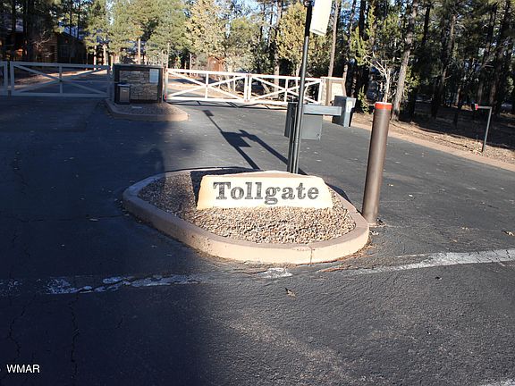3rd image of 3300 Mariposa Ln