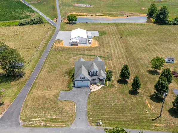 3624 Old Greenville Rd, Staunton, VA 24401