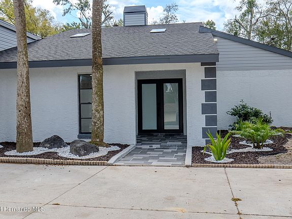 3rd image of 7984 Floral Dr