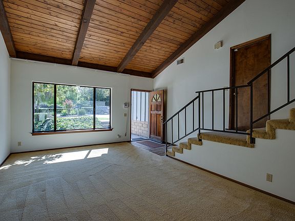 2nd image of 2853 Stadium Dr