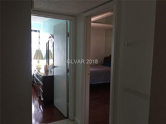 4th image of 3412 Villa Way